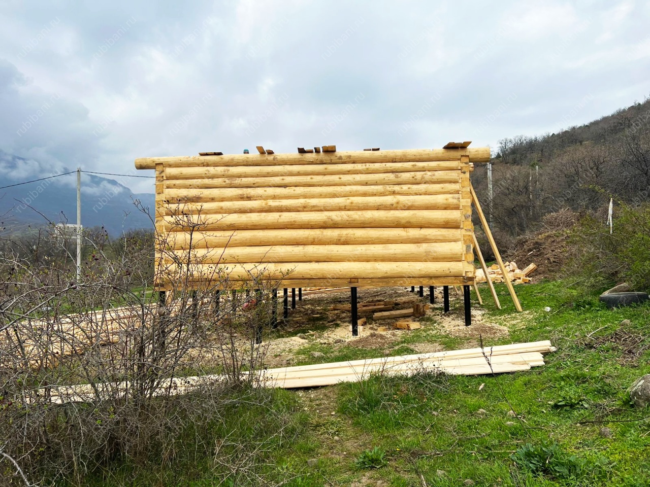 Сборка сруба 6х6 с мансардой. Крым, Алушта. — фото 2 Сборка сруба 6х6 с мансардой. Крым, Алушта. — фото 2